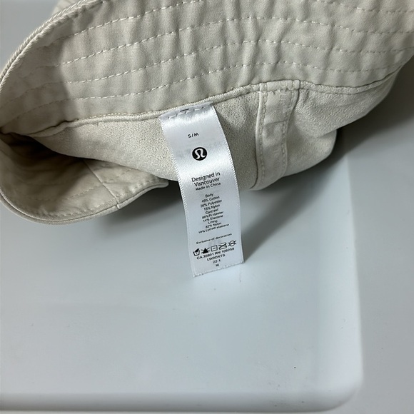 Lululemon On My Level Bucket Hat White Opal Auric Gold Artifact S/M - Picture 6 of 7